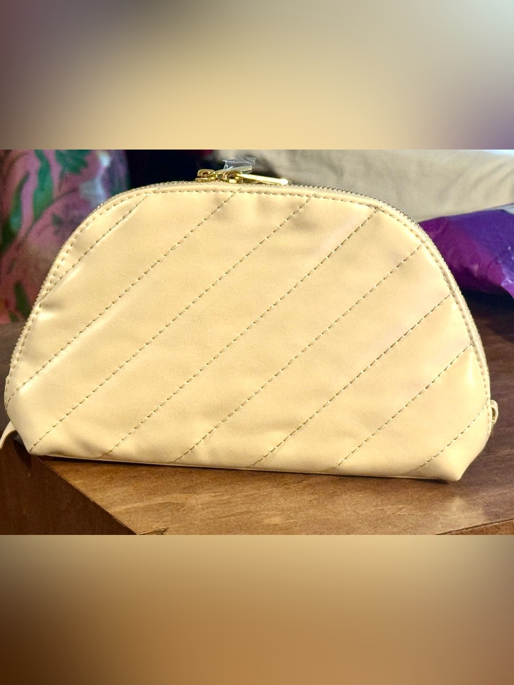 Must Have!Yves Saint Laurent Royal Cream Leather Quilted Troussau bagw Partition - Picture 3 of 15